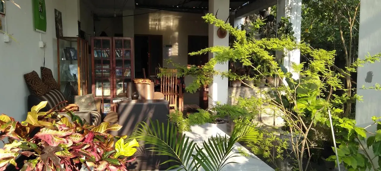 House Of Esanya Bed & Breakfast Negombo 3*,  Sri Lanka