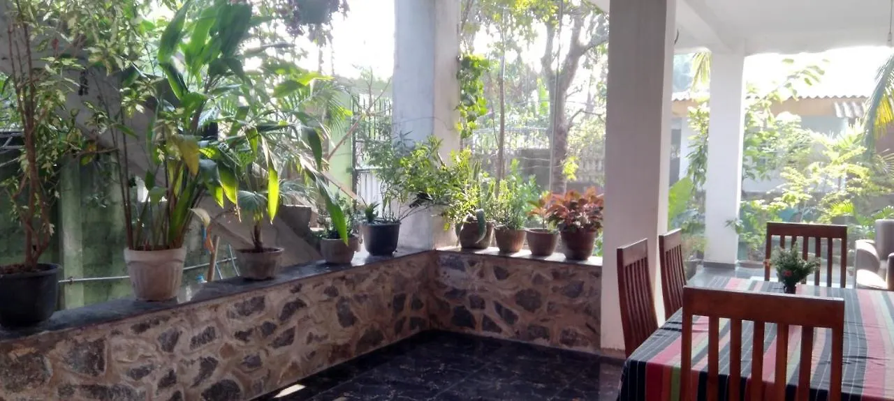 House Of Esanya Bed & Breakfast Negombo