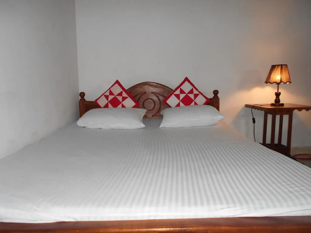 House Of Esanya Bed and Breakfast Negombo